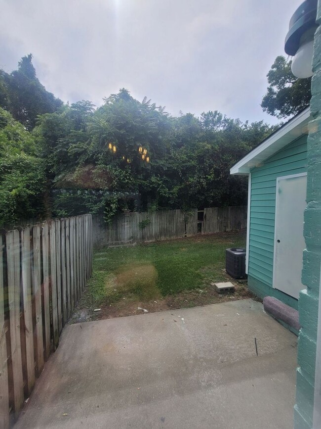 Building Photo - Cayce