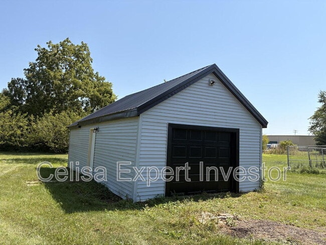 Building Photo - 6418 Huguenard Rd