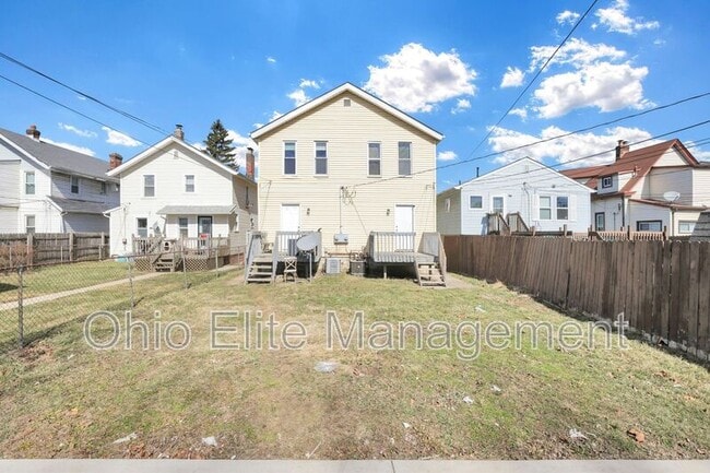 Building Photo - 793 E Starr Ave