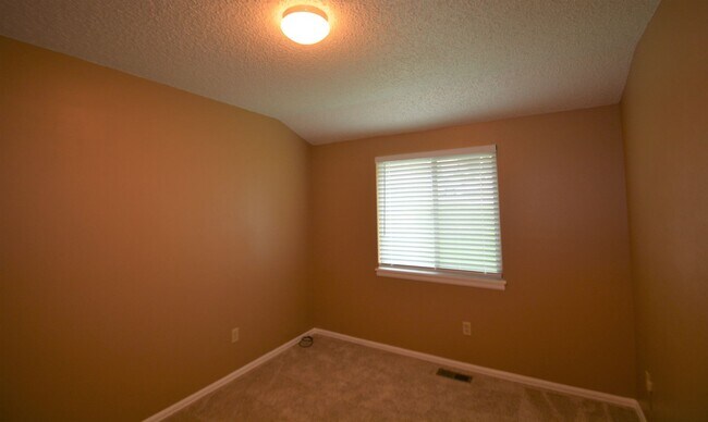 Building Photo - 4618 Excalibur Ct