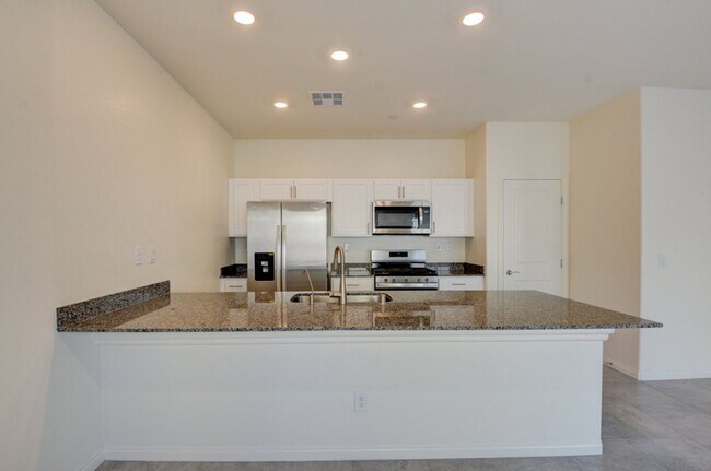 Building Photo - BRAND NEW BEAUTIFUL 4 BEDROOM!