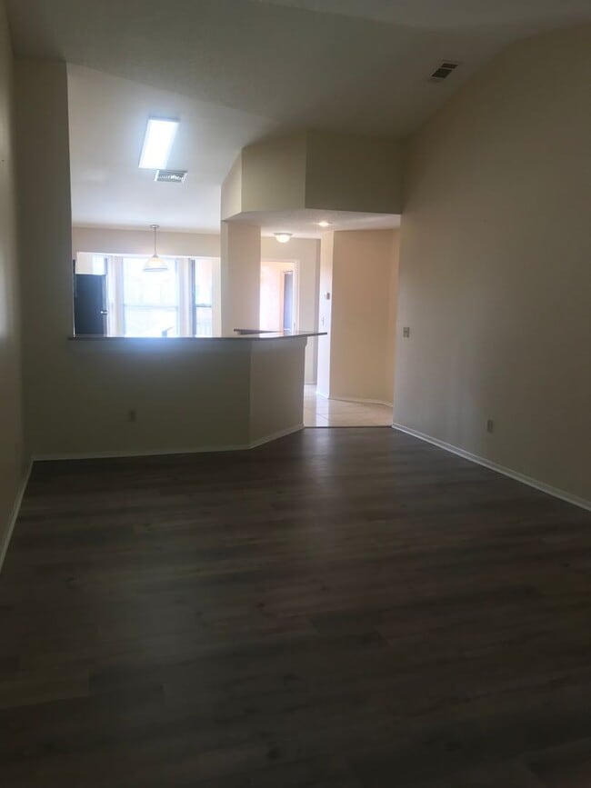 Building Photo - 7523SBD(100)