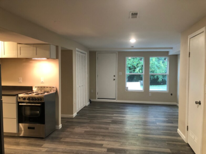 Building Photo - 1206 Brookside Ave