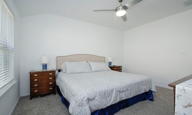 Building Photo - 9905 Gln Brk Ln