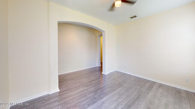 Building Photo - 15707 Lexington Park Blvd