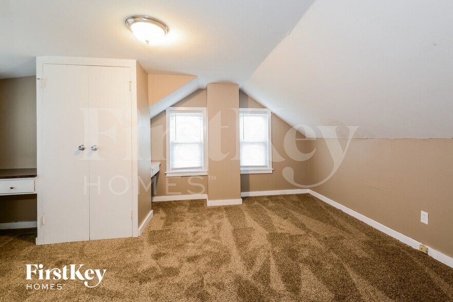 Building Photo - 5415 Parker Rd