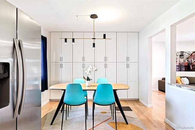 Building Photo - Gorgeous 4 bedroom modern home in Holly Hills