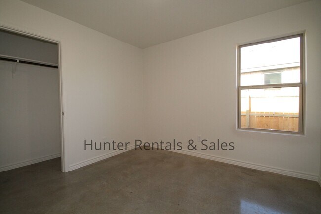 Building Photo - 1810 Ponca Trce