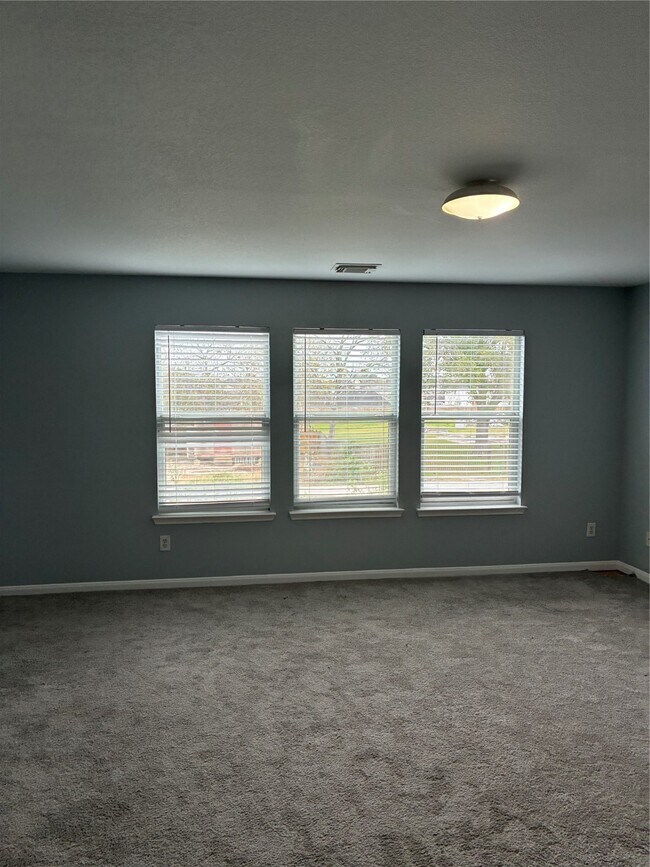 Building Photo - 9126 Kendale Dr