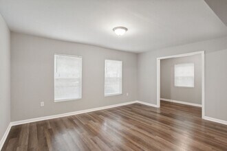 Building Photo - 3BR/2BA Downtown House Walking Distance to Forsyth Park and Daffin Park