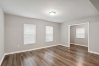 Building Photo - 3BR/2BA Downtown House Walking Distance to...
