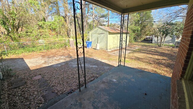 Building Photo - Forest Acres