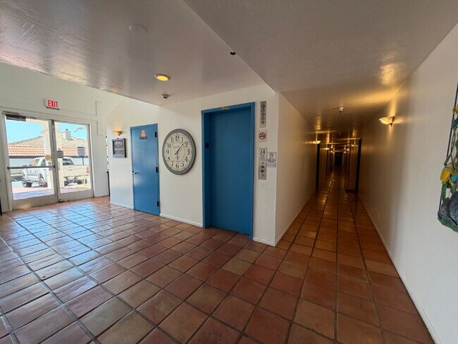 Building Photo - Enjoy the San Clemente lifestyle!