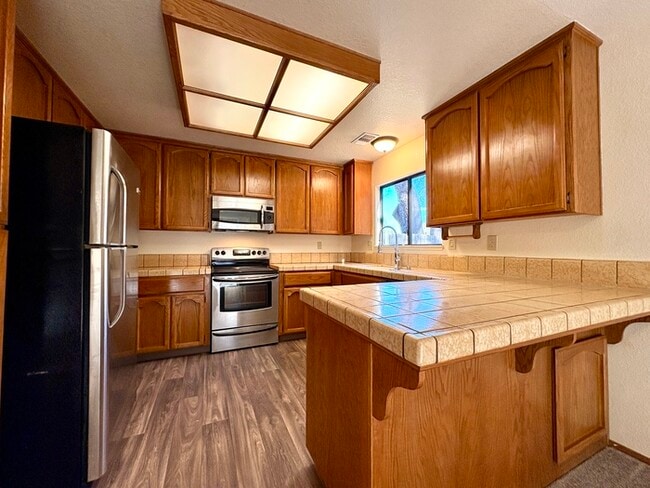 Building Photo - Beautiful Well Kept 3 bedroom for Rent - Folsom