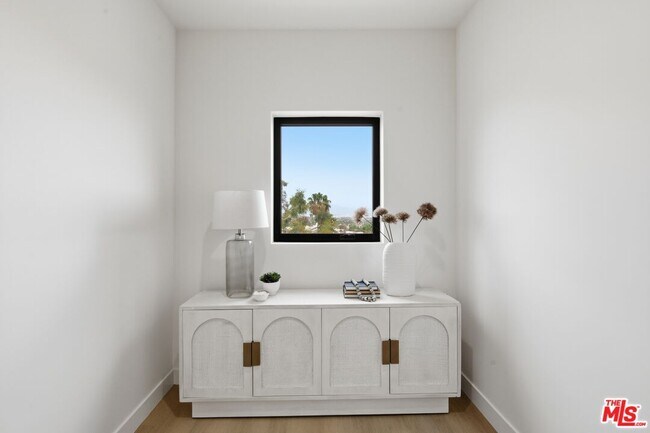 Building Photo - 3846 Don Tomaso Dr