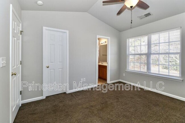 Building Photo - 153 Marakery Rd