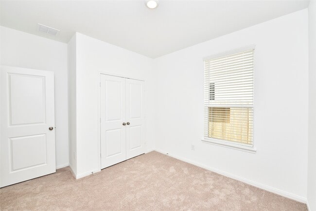 Building Photo - 26386 Cedar Sedge Dr