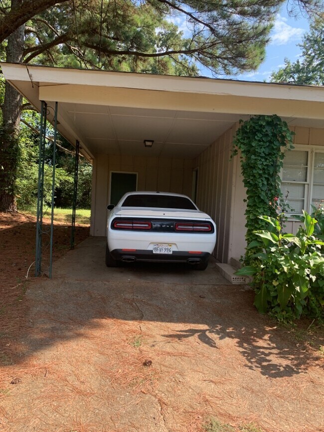 Building Photo - 3102 Kirkland Dr NW