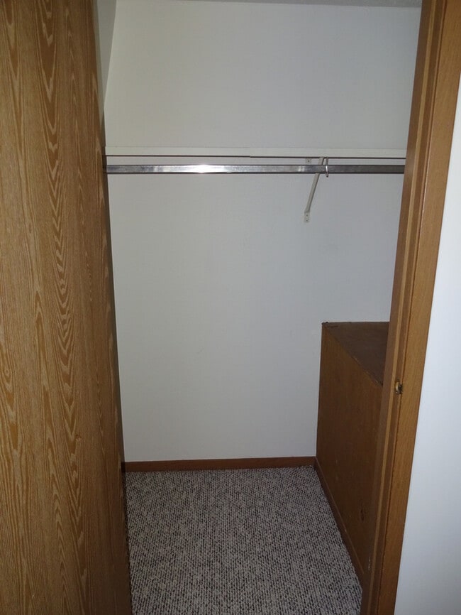 Building Photo - Townhouse with a nice view