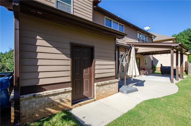 Building Photo - 4669 Sierra Creek Dr NE