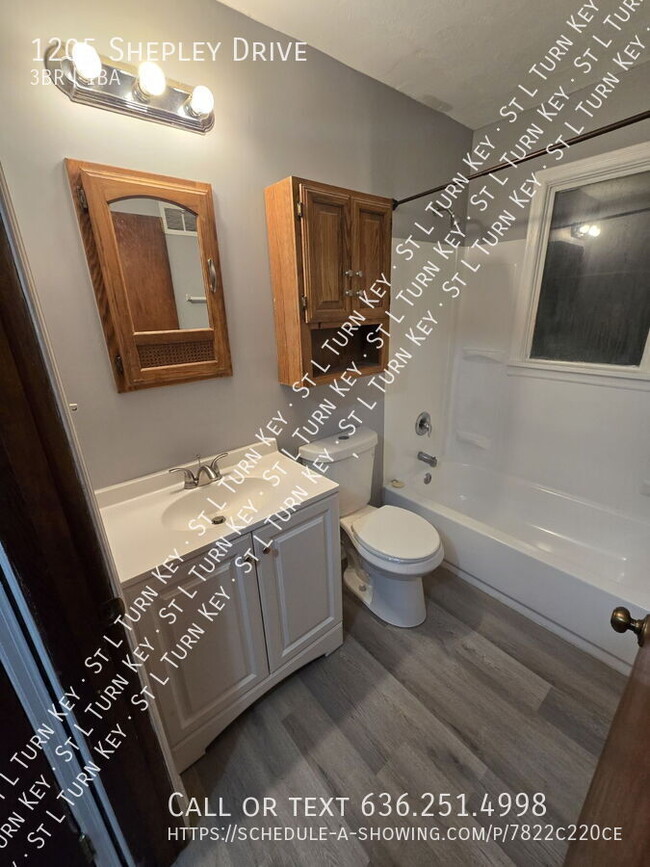 Building Photo - 1205 Shepley Dr