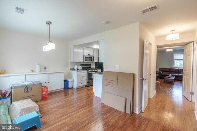 Building Photo - 5776 Yellowrose Ct
