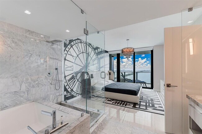 Building Photo - 3131 NE 7th Ave