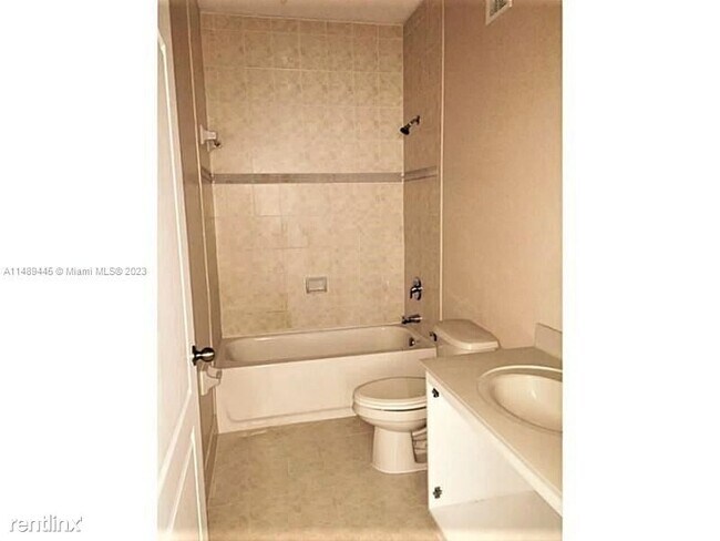 Building Photo - 3 br, 2 bath House - 2735 SE 16th Ave Unit...
