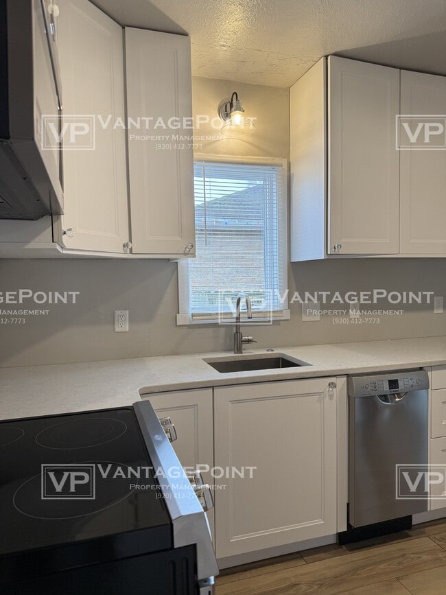 Building Photo - 1342 12th Ave