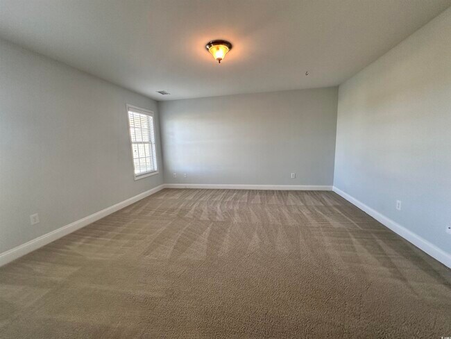 Building Photo - 634 Plantation Oaks Dr