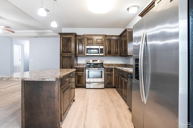 Building Photo - 970 John Deere Ln