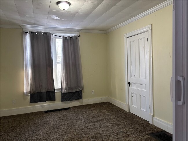 Building Photo - 49 Bridge St