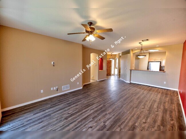 Building Photo - 606 W Woodfield Ct