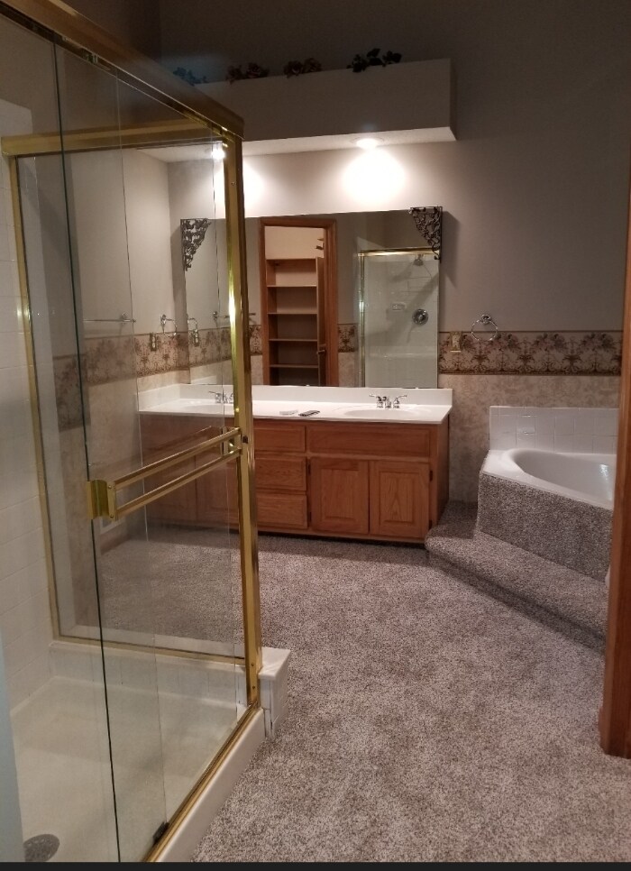 Master bath area - 21506 W 53rd Terrace