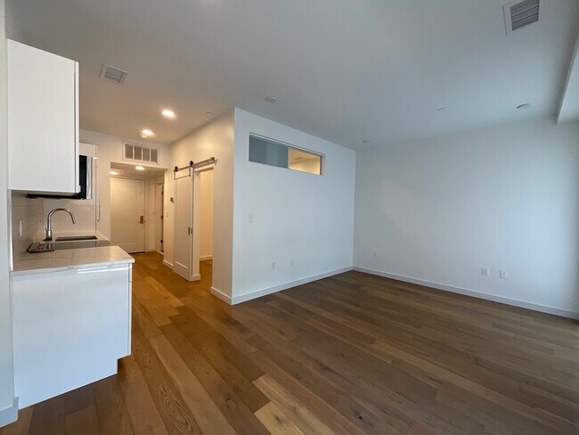 Building Photo - 97 Elmwood St