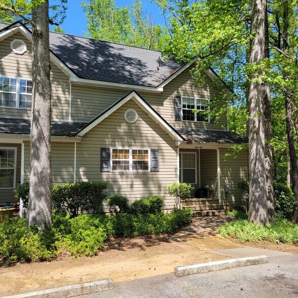 Building Photo - 505 Old Phoenix Rd NE