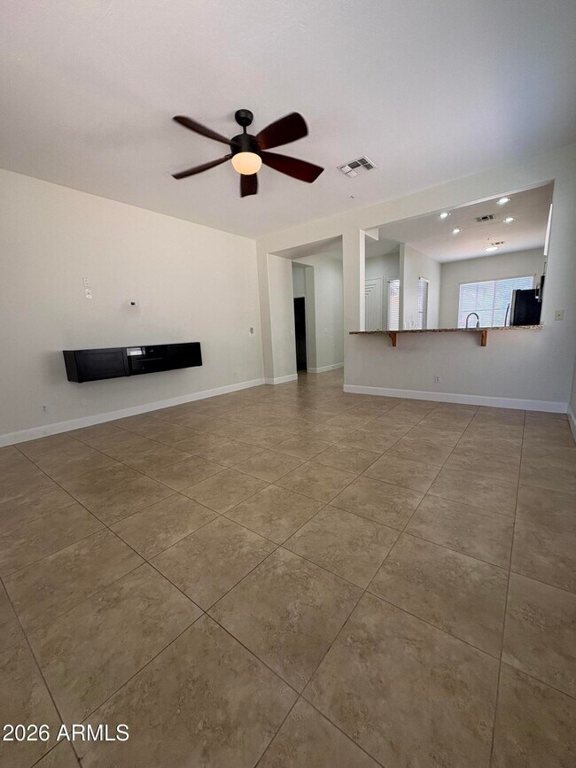 Building Photo - 7729 E Tailspin Ln