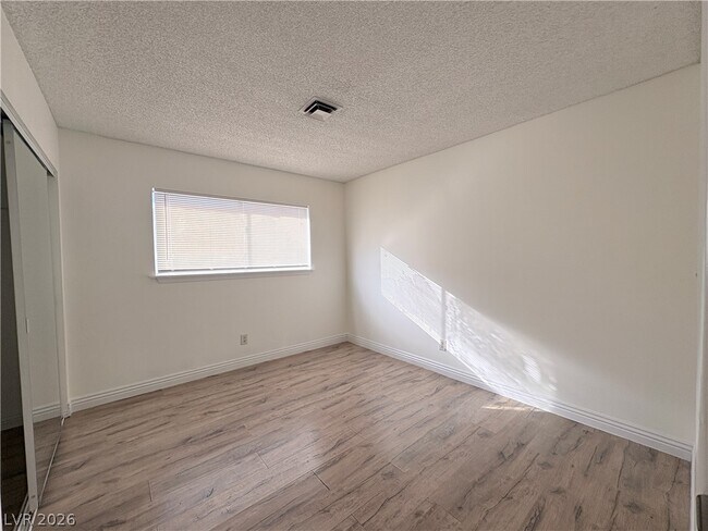 Building Photo - 1575 Cherokee Ln