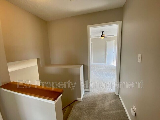 Building Photo - 112 Gazebo Dr