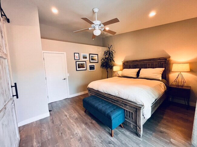 Building Photo - 6813 Briarwood Dr