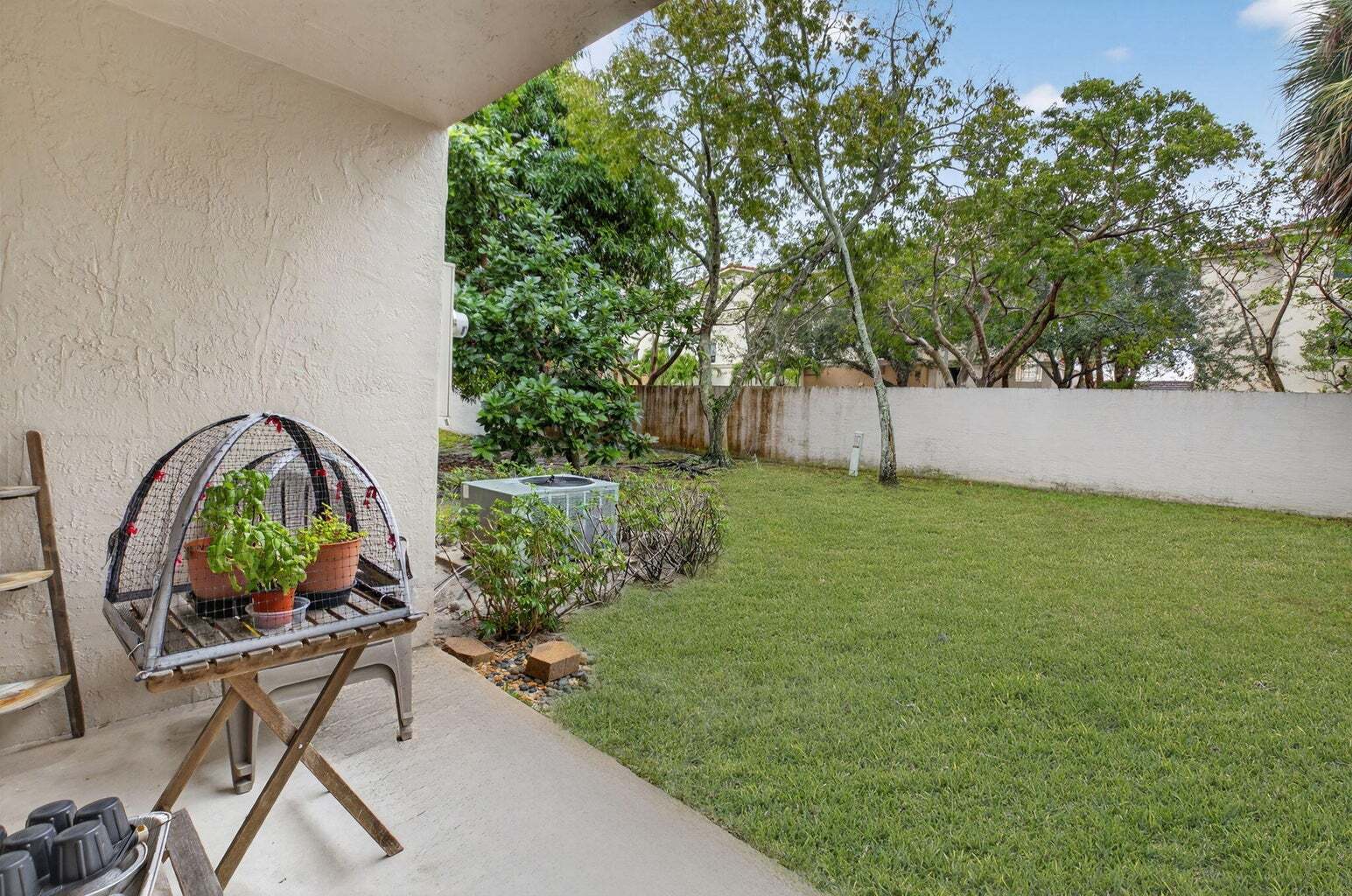 Building Photo - 20951 Via Alamanda