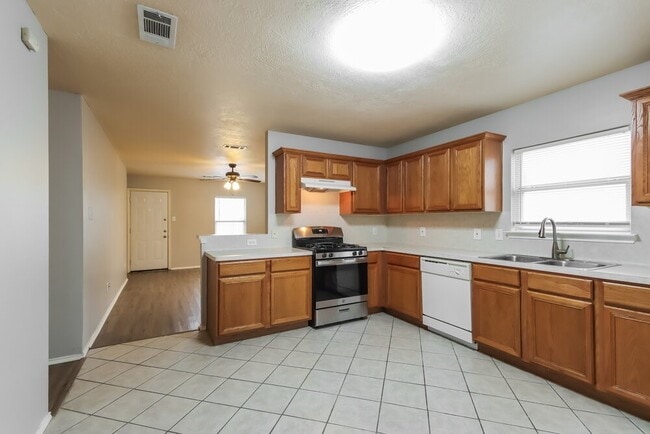 Building Photo - 12123 Carriage Oak Cir