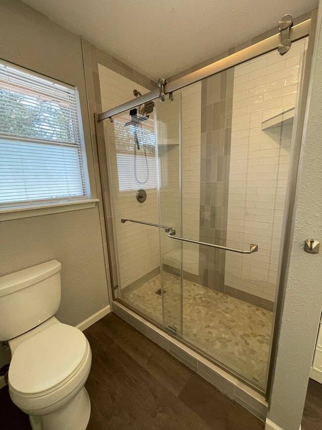 Building Photo - Available Now! *No Pets* Completely Renova...