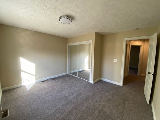 Building Photo - 5117 S Nettleton Ave