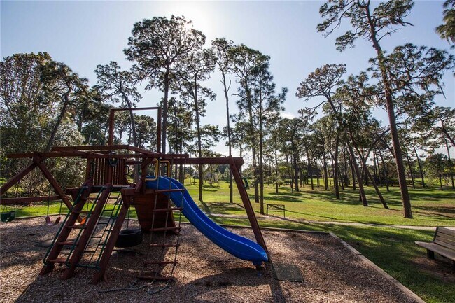 Building Photo - 2582 Bentley Dr
