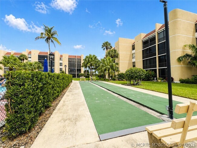 Building Photo - 3432 NE Causeway Blvd