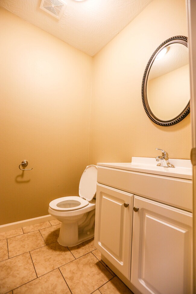 Building Photo - *--Walking Distance to MSU 4 bed 2.5 bath home and office with huge yard in the Phelps Grove Neig...