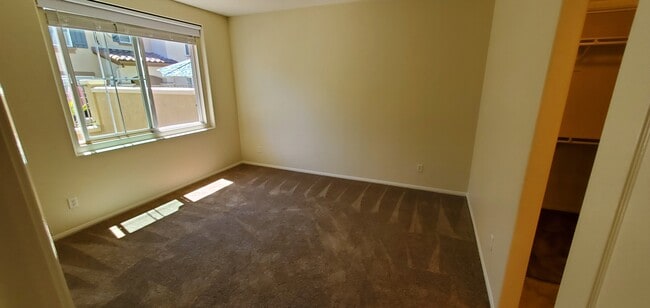 Building Photo - 10488 Hollingsworth Way
