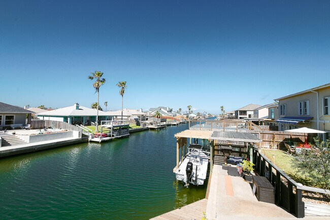 Building Photo - 15433 Cruiser St