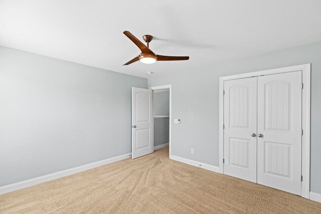 Building Photo - Minutes to the Beach! Conveniently located in Holly Ridge.